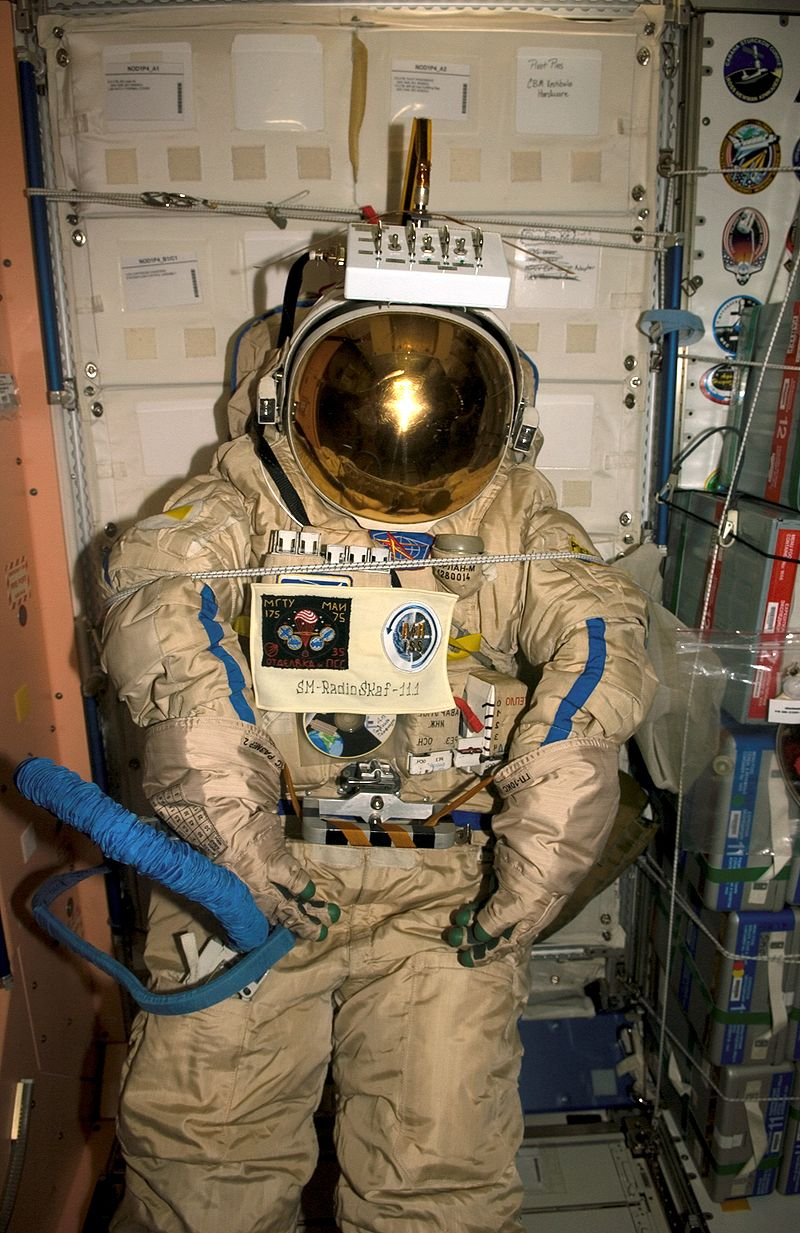 Illustration for article titled El satélite más espeluznante de la historia fue esta silueta de un astronauta vagando por el espacio